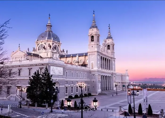 Hostel Puerta Del Angel Madrid