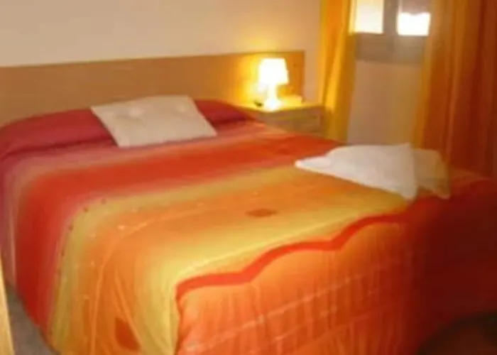 Hoteles Baratos MadridEmilio Barajas