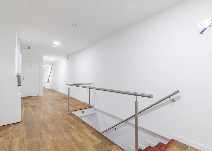 AYZ Luis Cabrera-Auto check-in property Madrid